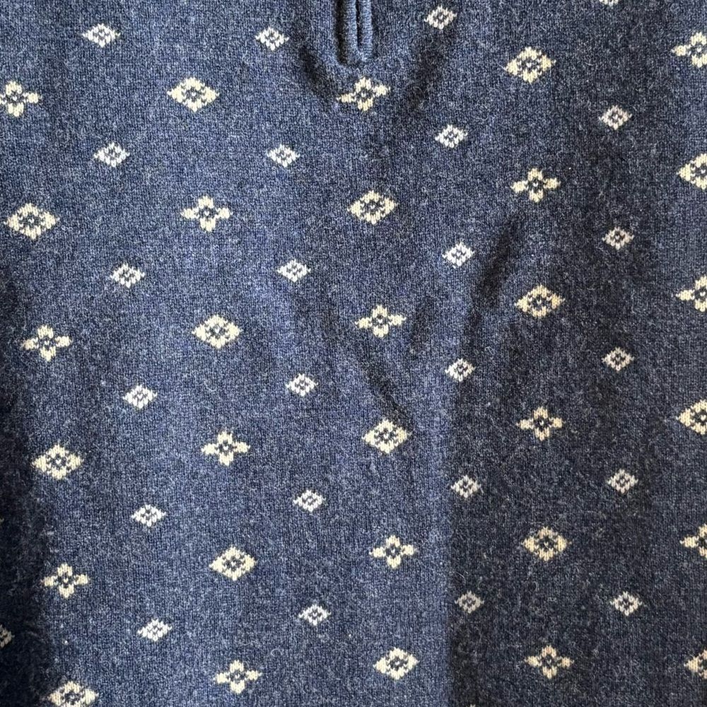 Jos. A. Bank - Wool Blend 1/4 Zip Pull Over Sweater‎ - Size Large - Navy & White - Picture 4 of 5